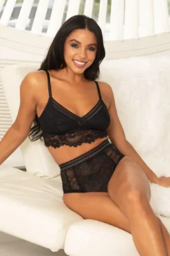 Revolution Non Wired Bra - Black -Curve by Lingerie 257524 20210729153400