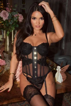 India Bold Embroidery Basque - Black