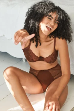 Flora Underwired Bra - Chocolate -Curve by Lingerie 318087 20230608165300